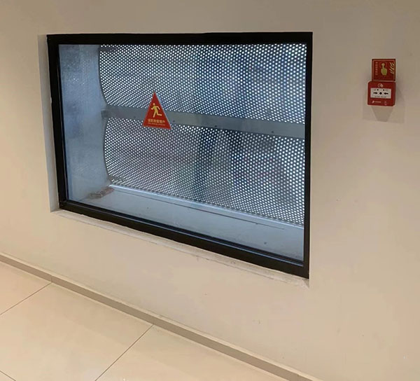 建筑防火通用規(guī)范：消防救援門(mén)、窗不應(yīng)使用鏡面反光材料